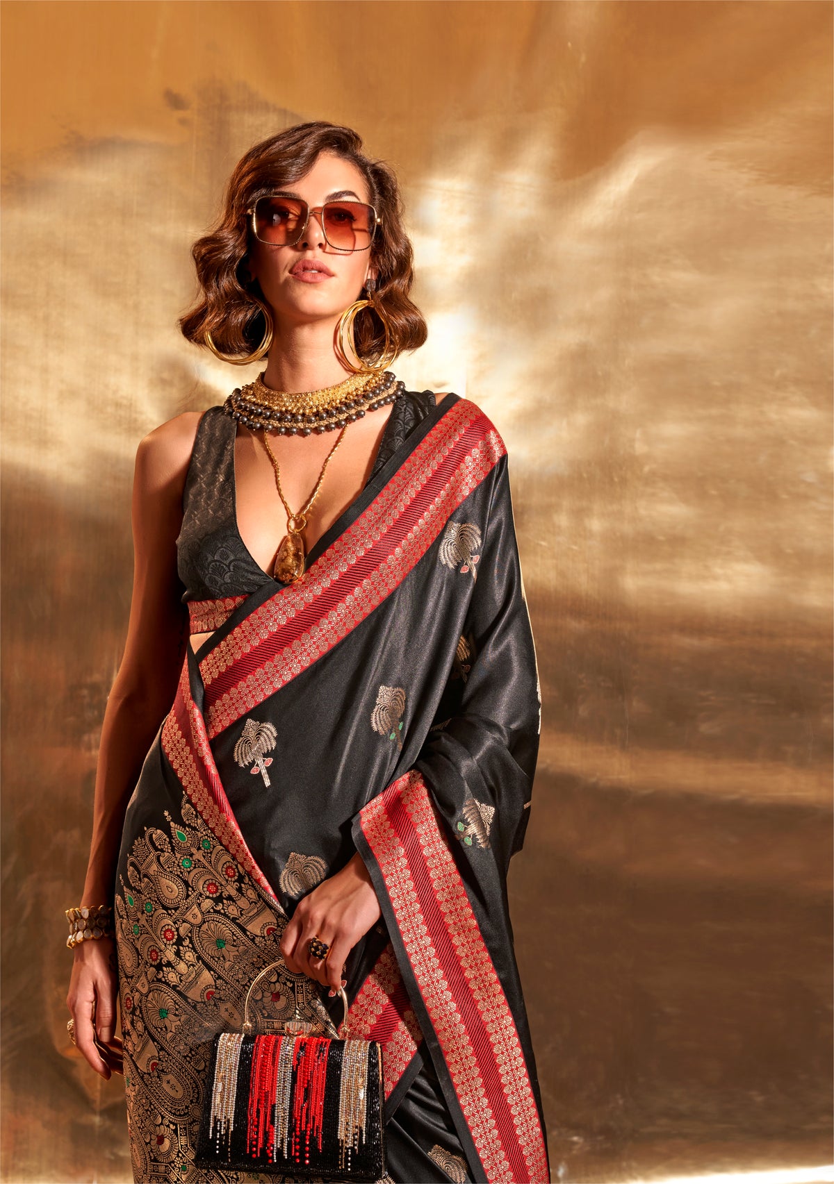 Accessorizing Your Saree: Jewelry and Accessories Guide