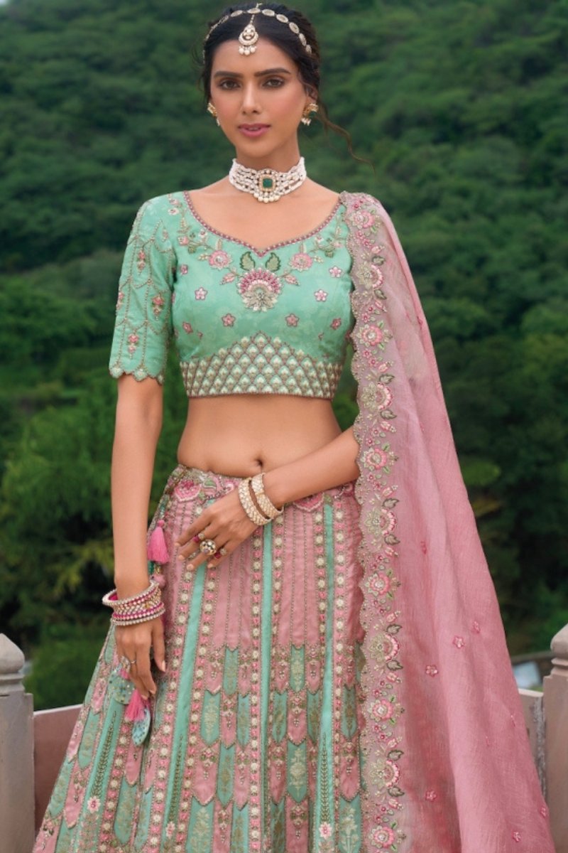 How to Style Lehenga Cholis for Modern and Traditional Looks