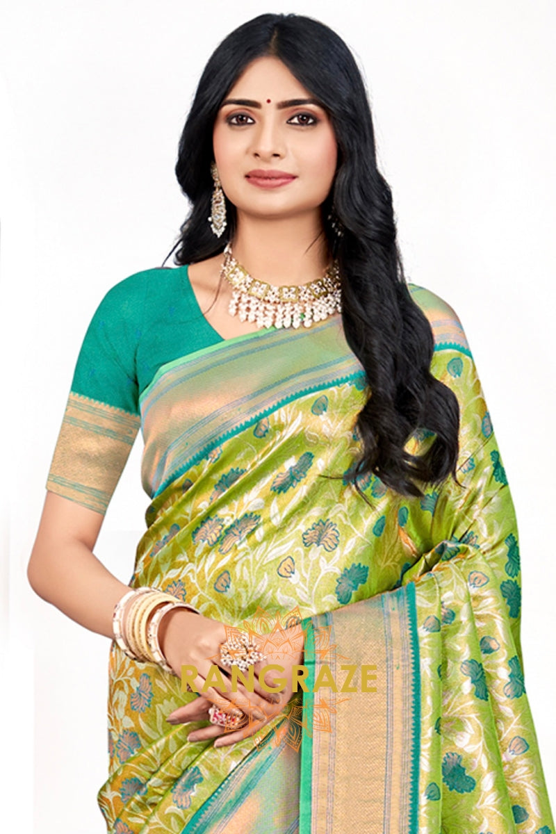 Parrot Green Woven Kanjivaram Silk Saree With Heavy Pallu