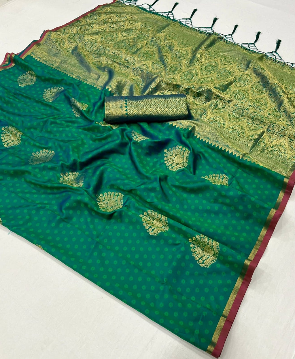 Green Majesty Banarasi Handwoven Silk Saree