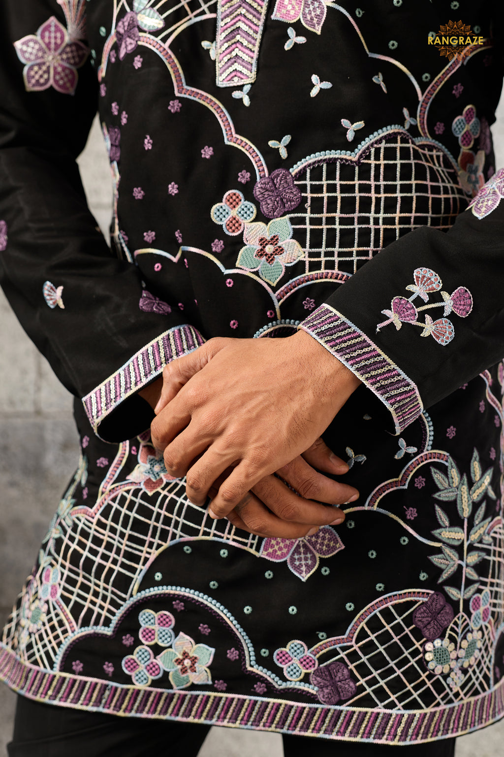 Black Embroidered Japanese Men Kurta Pajama