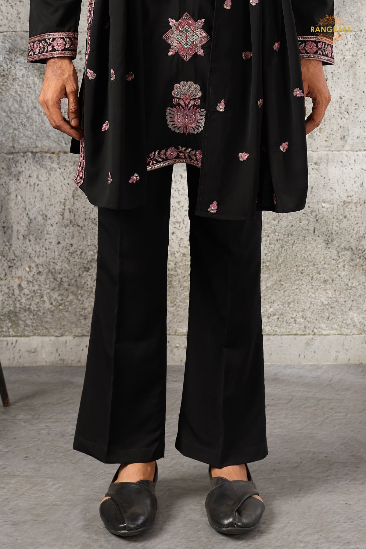 Black Embroidered Japanese Men Kurta Pajama With Dupatta