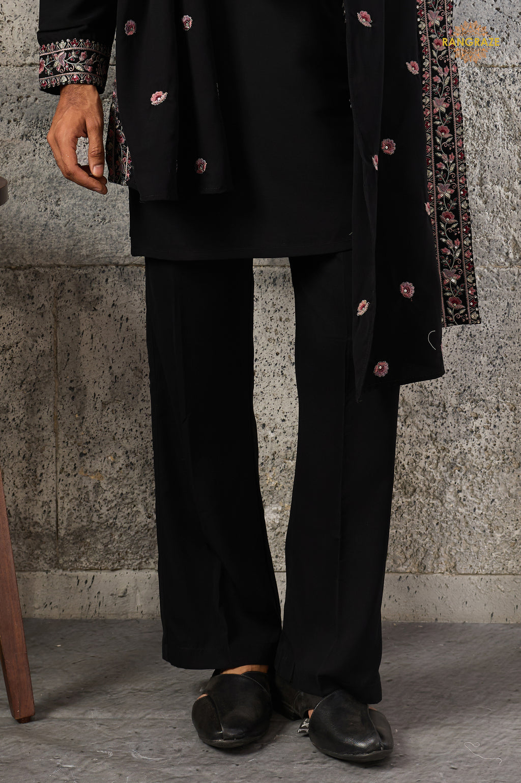 Black Embroidered Japanese Men Kurta Pajama With Dupatta