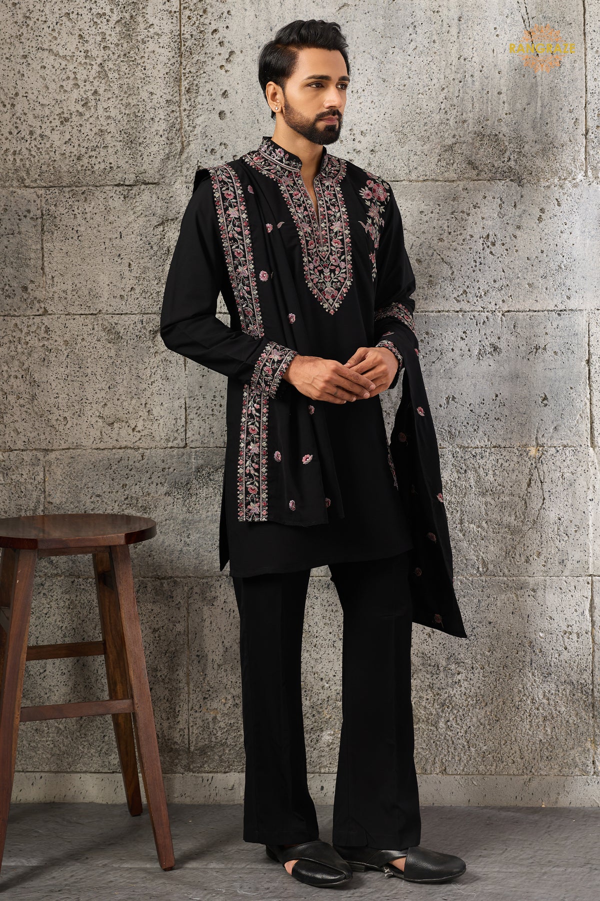Black Embroidered Japanese Men Kurta Pajama With Dupatta