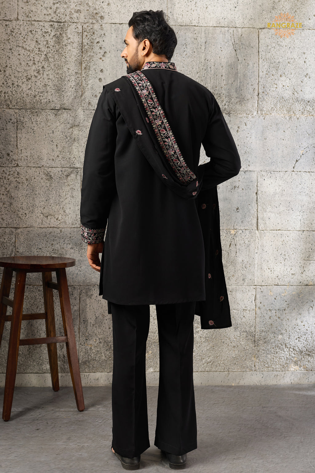 Black Embroidered Japanese Men Kurta Pajama With Dupatta